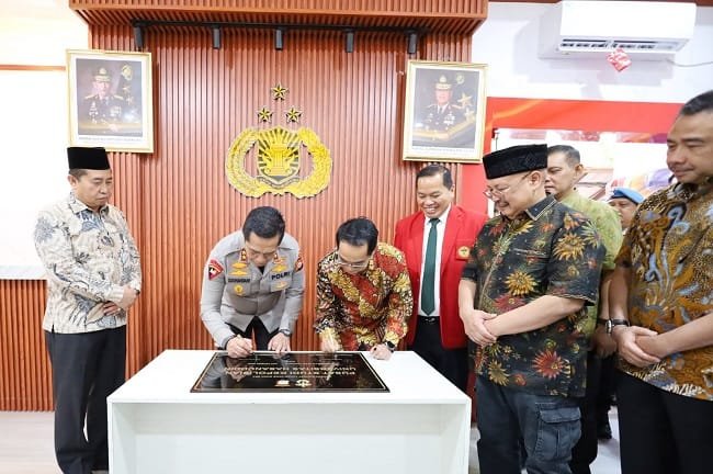 Peresmian Pusat Studi Kepolisian Universitas Hasanuddin (Unhas) di Kampus Unhas, Makassar, Rabu, (9/9/2026). Peresmian Pusat Studi Kepolisian Universitas Hasanuddin (Unhas) di Kampus Unhas, Makassar, Rabu, (9/9/2026).
