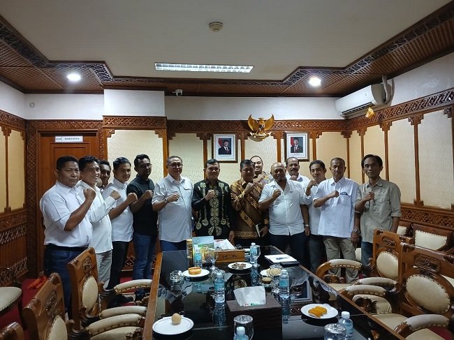 Wakil Gubernur Aceh, Fadhlullah, saat bertemu pengurus Forum Pimpinan Redaksi Multimedia Indonesia (FPRMI) Aceh, Kamis (24/9/2026).