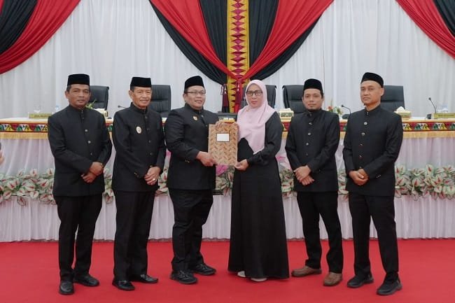 Pemerintah Kota Sabang bersama DPRK Sabang menyepakati Rancangan Qanun Kota Sabang tentang Perubahan Anggaran Pendapatan dan Belanja Kota (APBK) Sabang Tahun Anggaran 2026 dalam Rapat Paripurna ke-11 Masa Sidang III Tahun Sidang 2025-2026. Pemerintah Kota Sabang bersama DPRK Sabang menyepakati Rancangan Qanun Kota Sabang tentang Perubahan Anggaran Pendapatan dan Belanja Kota (APBK) Sabang Tahun Anggaran 2026 dalam Rapat Paripurna ke-11 Masa Sidang III Tahun Sidang 2025-2026.