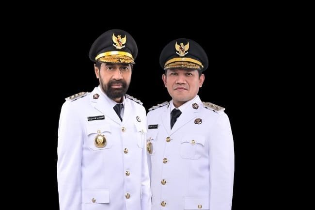 GUBERNUR DAN WAGUB - Gubernur dan Wakil Gubernur (Wagub) Aceh, Muzakir Manaf (Mualem) dan Fadhlullah (Dek Fadh), menyampaikan apresiasi dan terima kasih kepada DPR RI atas disetujuinya Rancangan Undang-Undang (RUU) tentang Perubahan atas Undang-Undang Nomor 11 Tahun 2006 tentang Pemerintahan Aceh menjadi RUU usul inisiatif DPR RI. GUBERNUR DAN WAGUB - Gubernur dan Wakil Gubernur (Wagub) Aceh, Muzakir Manaf (Mualem) dan Fadhlullah (Dek Fadh), menyampaikan apresiasi dan terima kasih kepada DPR RI atas disetujuinya Rancangan Undang-Undang (RUU) tentang Perubahan atas Undang-Undang Nomor 11 Tahun 2006 tentang Pemerintahan Aceh menjadi RUU usul inisiatif DPR RI.