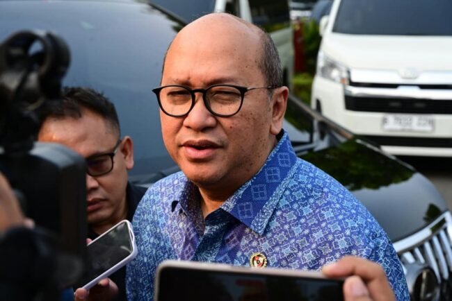 Menteri Investasi dan Hilirisasi/Kepala BKPM Rosan Roeslani memberikan keterangannya kepada awak media usai pertemuan di kompleks Istana Kepresidenan Jakarta, Kamis (17/9/2026). Foto: BPMI Setpres Menteri Investasi dan Hilirisasi/Kepala BKPM Rosan Roeslani memberikan keterangannya kepada awak media usai pertemuan di kompleks Istana Kepresidenan Jakarta, Kamis (17/9/2026). Foto: BPMI Setpres