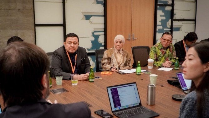 Bertemu CEO Roblox, Menkomdigi Tegaskan Aturan Pelindungan Anak di Indonesia