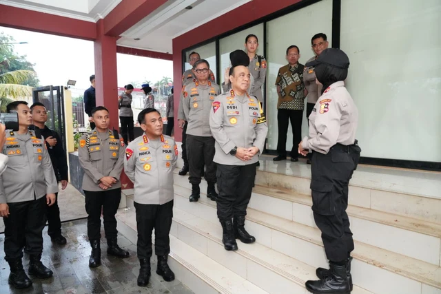 Wakapolri Komjen Pol. Dedi Prasetyo tinjau transformasi pendidikan dan kesiapan fasilitas Sepolwan Lemdiklat Polri yang terapkan OBE dan LMS dalam membentuk Polwan kompeten di Jakarta, Rabu (30/9/2026). Wakapolri Komjen Pol. Dedi Prasetyo tinjau transformasi pendidikan dan kesiapan fasilitas Sepolwan Lemdiklat Polri yang terapkan OBE dan LMS dalam membentuk Polwan kompeten di Jakarta, Rabu (30/9/2026).