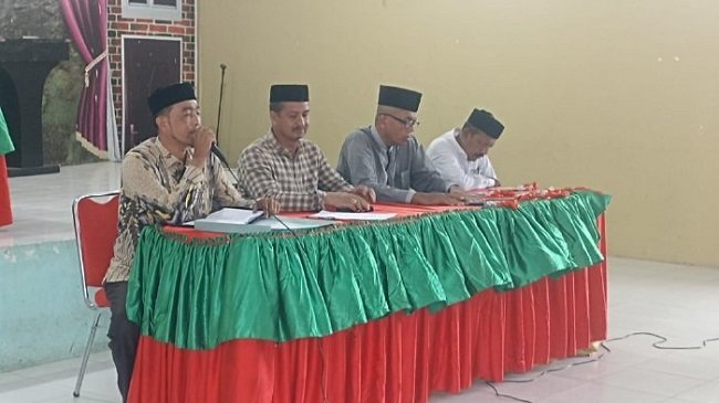 Para qari dan qariah Kafilah Kuta Baro, mengikuti bimbingan, di Aula UDKP Kecamatan Kuta Baro, Kabupaten Aceh Besar, beberapa waktu lalu. FOTO/ DOK MC ACEH BESAR