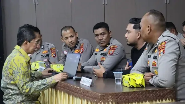 EVALUASI - Puslitbang Polri saat mengevaluasi mutu hasil pengadaan barang dan jasa di Aula Machdum Sakti Polresta Banda Aceh, Senin (5/10/2026). EVALUASI - Puslitbang Polri saat mengevaluasi mutu hasil pengadaan barang dan jasa di Aula Machdum Sakti Polresta Banda Aceh, Senin (5/10/2026).