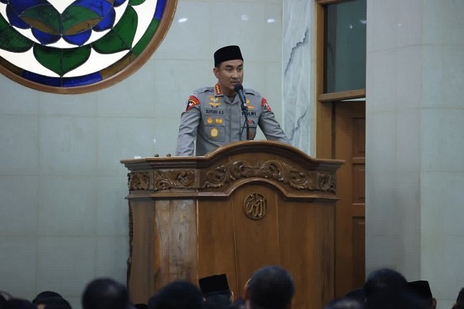 Kapolri Jenderal Suyudi Ario Seto Kapolri Jenderal Suyudi Ario Seto
