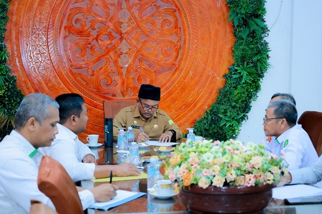 Suasana audiensi Pemkab Aceh Besar dan pihak UIN Ar-Raniry Banda Aceh, di Gedung Dekranasda Aceh Besar, Gampong Gani, Kecamatan Ingin Jaya, Aceh Besar, Senin 12 Oktober 2026. (Foto : Media Center Aceh Besar) Suasana audiensi Pemkab Aceh Besar dan pihak UIN Ar-Raniry Banda Aceh, di Gedung Dekranasda Aceh Besar, Gampong Gani, Kecamatan Ingin Jaya, Aceh Besar, Senin 12 Oktober 2026. (Foto : Media Center Aceh Besar)