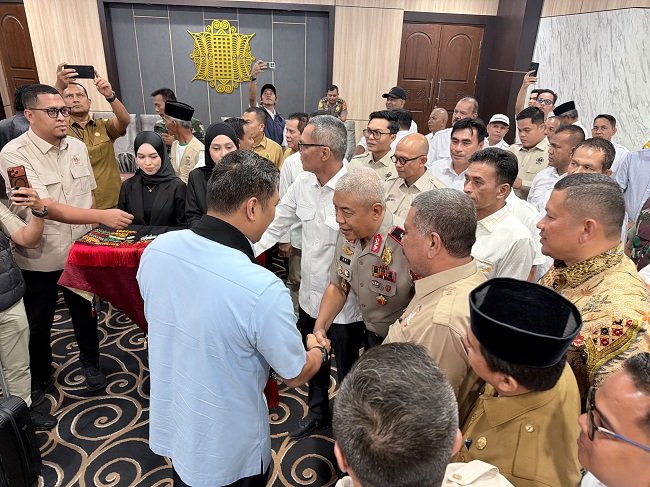 Wakapolda Aceh sambut kedatangan Kepala BGN Sudaryono Wakapolda Aceh sambut kedatangan Kepala BGN Sudaryono