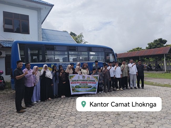 Camat Lhoknga, Zayadinur, S.STP., melepas kafilah MTQ Kecamatan Lhoknga untuk mengikuti MTQ ke-35 tingkat Kabupaten Aceh Besar di Kecamatan Kuta Baro, Sabtu (24/10/2026). Camat Lhoknga, Zayadinur, S.STP., melepas kafilah MTQ Kecamatan Lhoknga untuk mengikuti MTQ ke-35 tingkat Kabupaten Aceh Besar di Kecamatan Kuta Baro, Sabtu (24/10/2026).