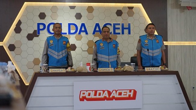 Kapolda Aceh Irjen Pol. Ruddi Setiawan memimpin pengambilan sumpah dan penandatanganan pakta integritas panitia seleksi Pendidikan Pengembangan (Dikbang) Terpadu Tahun Anggaran 2027 di Mapolda Aceh, Selasa (27/10/2026). FOTO/DOK. POLDA ACEH