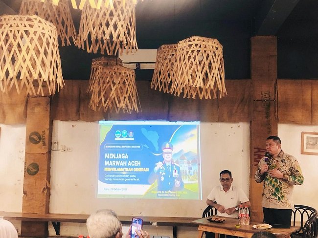 Kepala BNNP Aceh Brigjen Pol. Dedy Tabrani bersama anggota Komisi III DPR RI H. T. Ibrahim dalam kegiatan silaturahmi bersama wartawan di Banda Aceh, Rabu (28/10/2026). Kepala BNNP Aceh Brigjen Pol. Dedy Tabrani bersama anggota Komisi III DPR RI H. T. Ibrahim dalam kegiatan silaturahmi bersama wartawan di Banda Aceh, Rabu (28/10/2026).