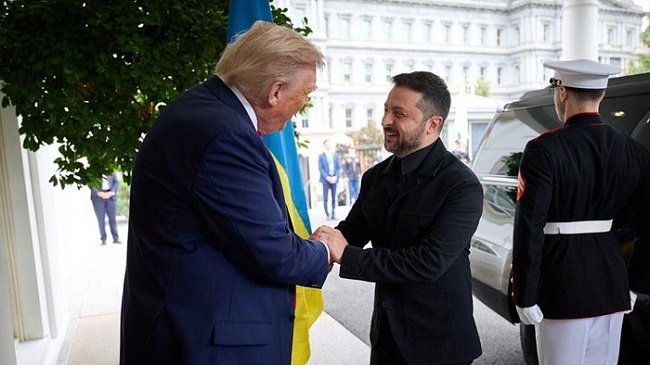 Donald Trump dan Zelensky. (Handout/Anadolu via Getty Images)