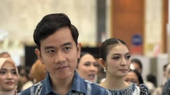 Ketua DPP PDI Perjuangan Andreas Pareira menyarankan Wakil Presiden Gibran Rakabuming Raka mundur dari jabatannya menyusul putusan Mahkamah Konstitusi terkait sengketa syarat pendidikan Gibran dalam Pilpres 2024, Jakarta, Rabu (7/10/2026). Ketua DPP PDI Perjuangan Andreas Pareira menyarankan Wakil Presiden Gibran Rakabuming Raka mundur dari jabatannya menyusul putusan Mahkamah Konstitusi terkait sengketa syarat pendidikan Gibran dalam Pilpres 2024, Jakarta, Rabu (7/10/2026).