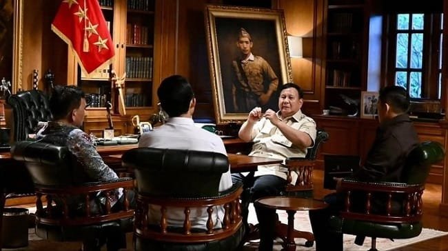 Foto: Prabowo memanggil kepala dan wakil kepala Bakom ke kediamannya (Instagram Setkab/@sekretariat.kabinet)
