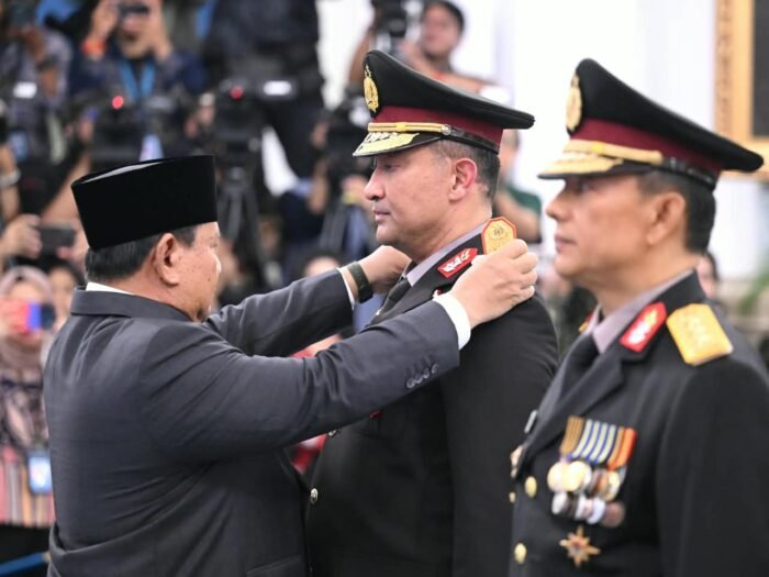 Prabowo Lantik Suyudi Ario Seto dan Wahyu Hadiningrat sebagai Kapolri dan Wakapolri Foto: BPMI Setpres
