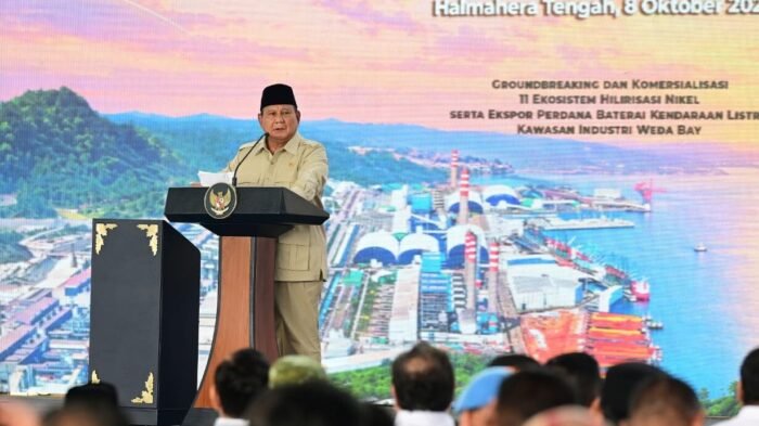 Presiden Prabowo Subianto menyampaikan sambutannya di kawasan Indonesia Weda Bay Industrial Park (IWIP), Kabupaten Halmahera Tengah, Provinsi Maluku Utara, Kamis (8/10/2026). Foto: BPMI Setpres Presiden Prabowo Subianto menyampaikan sambutannya di kawasan Indonesia Weda Bay Industrial Park (IWIP), Kabupaten Halmahera Tengah, Provinsi Maluku Utara, Kamis (8/10/2026). Foto: BPMI Setpres