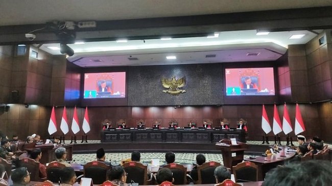 Sidang putusan gugatan terkait syarat pendidikan Gibran di MK. (Mulia/detikcom) Sidang putusan gugatan terkait syarat pendidikan Gibran di MK. (Mulia/detikcom)