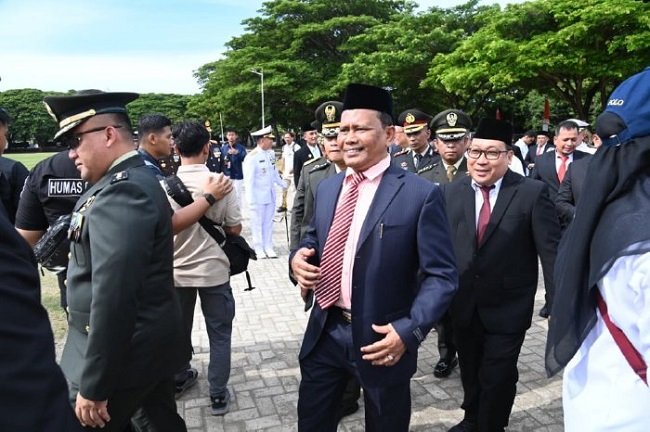 Staf Ahli Bupati Aceh Besar, Ir Makmun MT menghadiri Upacara HUT ke-81 TNI di Lapangan Uapacara Blang Padang, Banda Aceh, Senin (05/9/2026). FOTO/MC ACEH BESAR